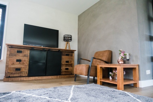 WOONKAMER MAKE OVER  MET BETONSTUC  IN GENEMUIDEN